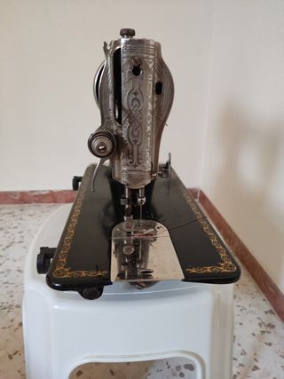 Maquina de coser singer