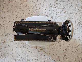 Maquina de coser singer