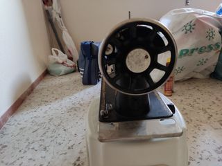 Maquina de coser singer
