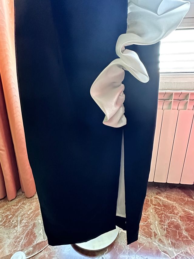 Vestido midi blanco y negro sin estrenar.