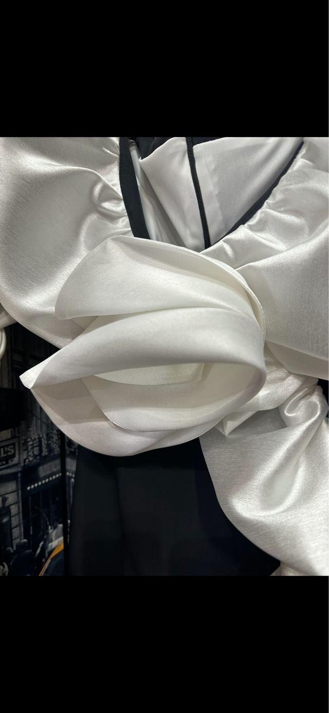 Vestido midi blanco y negro sin estrenar.