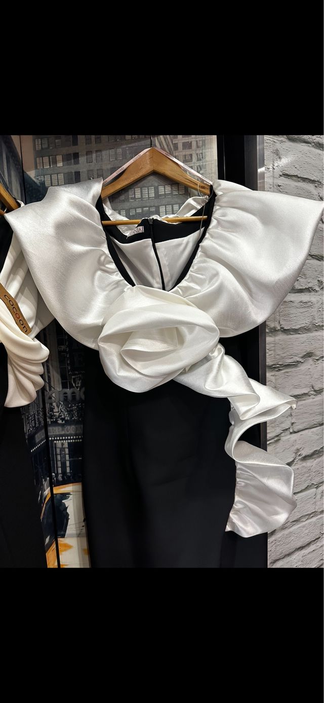 Vestido midi blanco y negro sin estrenar.