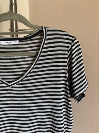 Camiseta de rayas, gris y negra, talla XL. Mango