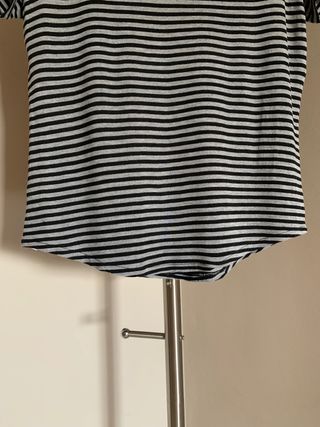 Camiseta de rayas, gris y negra, talla XL. Mango
