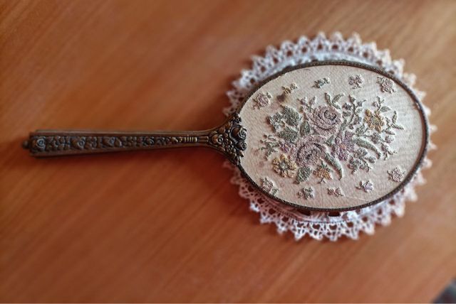 antico specchio della bambola