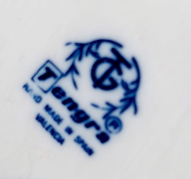 Porcelana TENGRA  figura