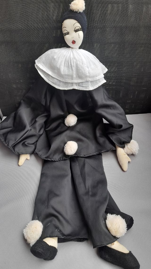 Bambola pierrot in stoffa