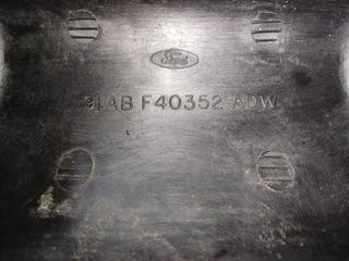 Guarnecido de faldón Ford Orión 1991