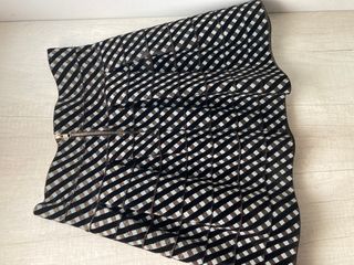 Falda de la marca L-M Lulu, talla S-M