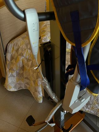 Grúa sanitaria eléctrica