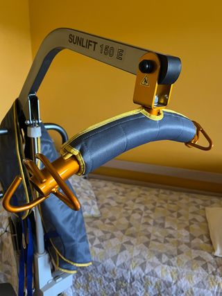 Grúa sanitaria eléctrica