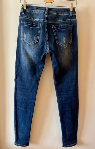 Pantalon vaquero con adornos