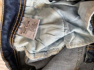 Pantalon vaquero con adornos