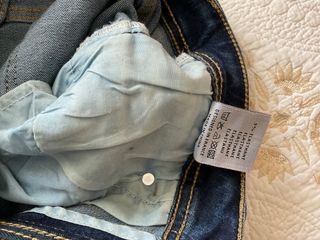 Pantalon vaquero con adornos