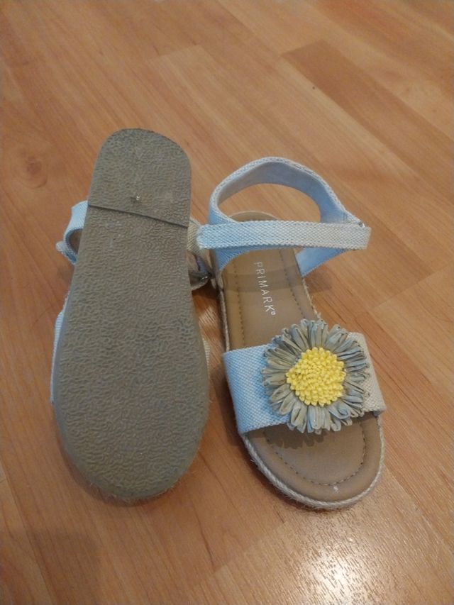 Sandalias de niña