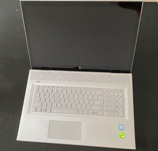 Portatil LG Envy 17"FULLHD/16GB Ram/i7/SSD1.2TB