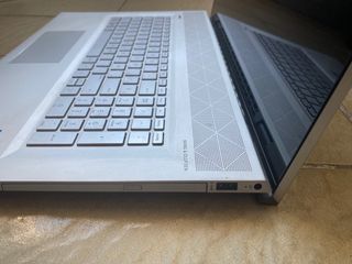 Portatil LG Envy 17"FULLHD/16GB Ram/i7/SSD1.2TB