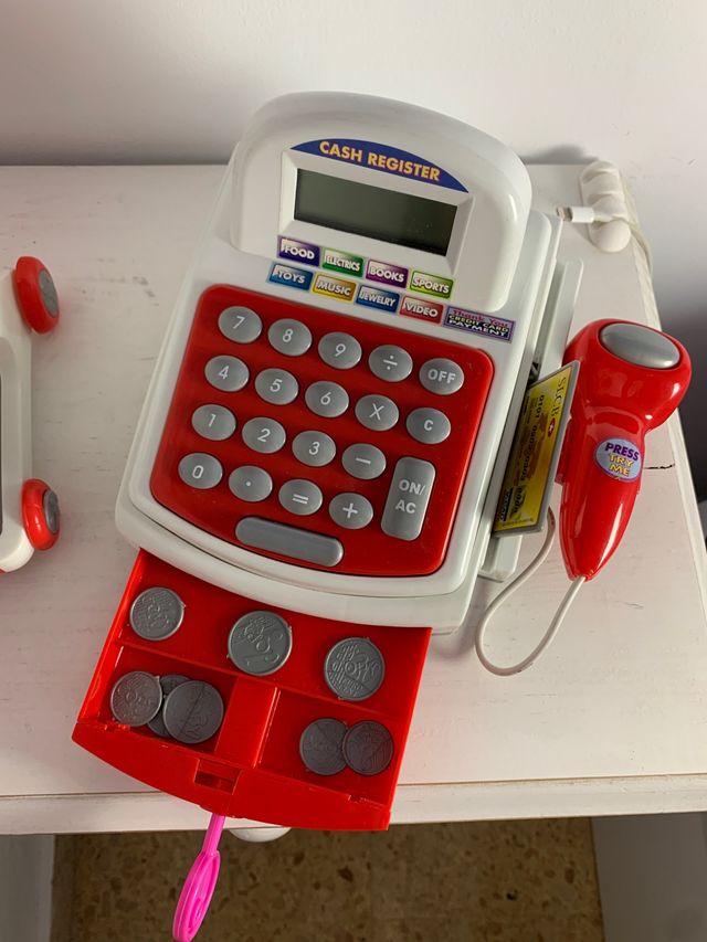 Caja registradora y supermercado.