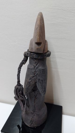 Muñeca MOSSI de Burkina forrada cuero