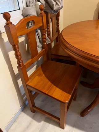Mesa de madera maciza + 6 sillas
