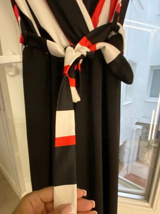 Mono negro talla única ( 40) con cinto tricolor