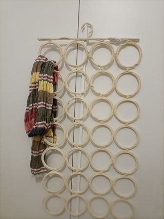 Percha para pañuelos!!!!!. 5 euros