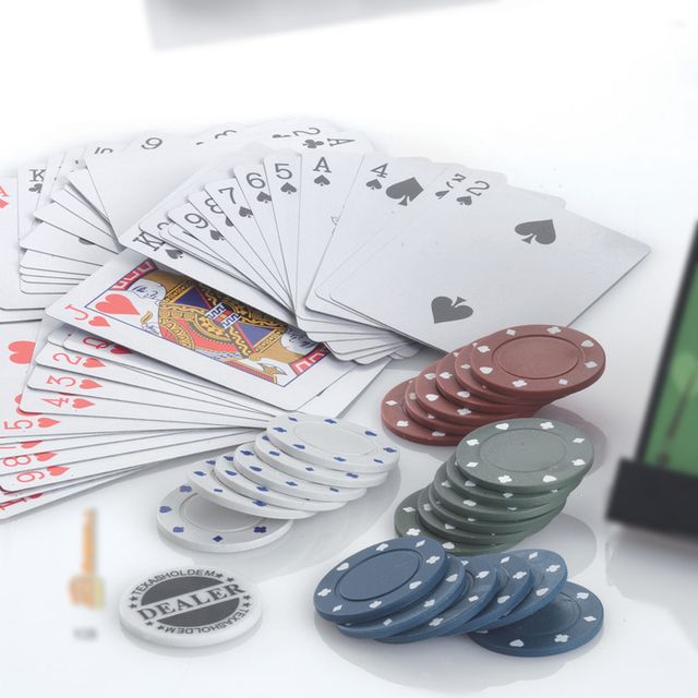 Caja de Poker con 2 Barajas y Fichas de Ale-Hop