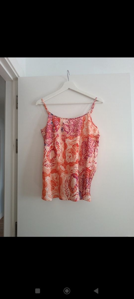 Top satinado multicolor estampado