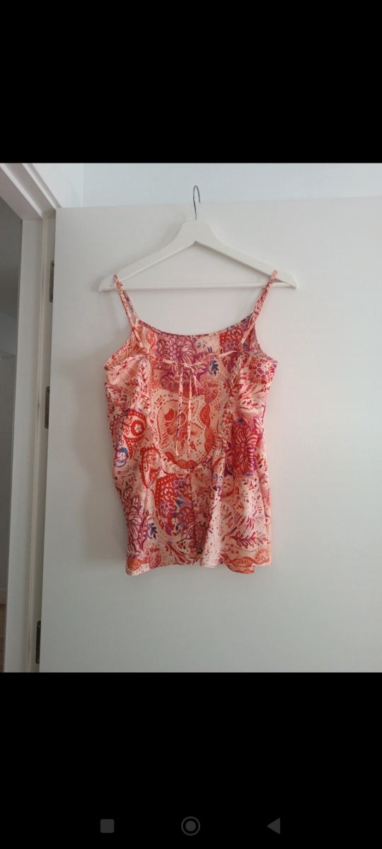 Top satinado multicolor estampado