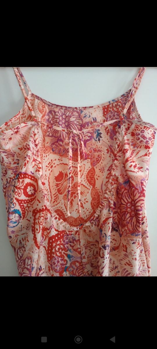 Top satinado multicolor estampado