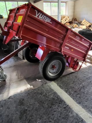 remolque para almendras olivas leña  granja