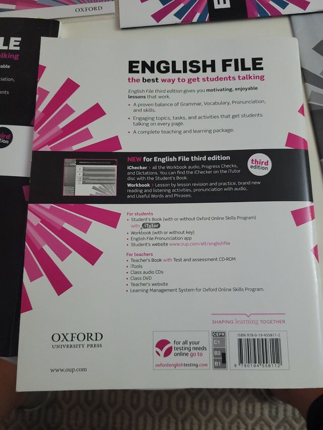 Libros ENGLISH FILE intermediate plus