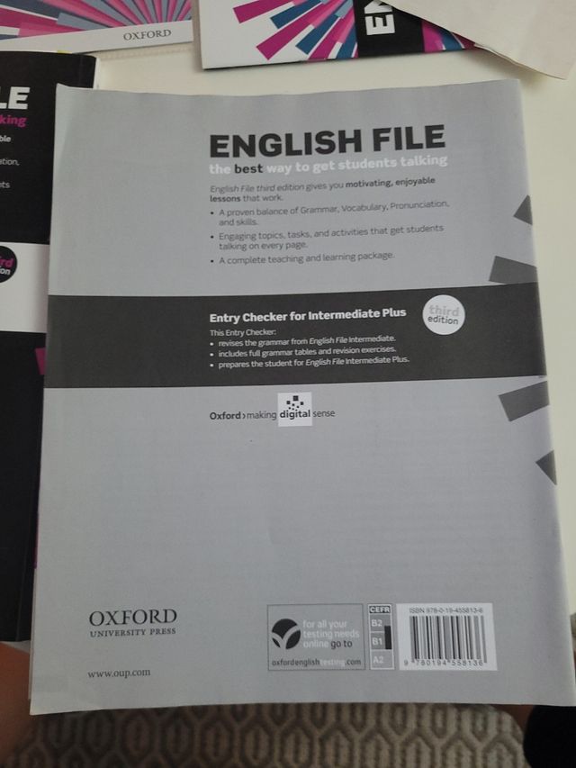 Libros ENGLISH FILE intermediate plus
