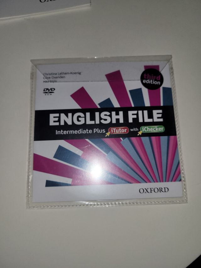 Libros ENGLISH FILE intermediate plus