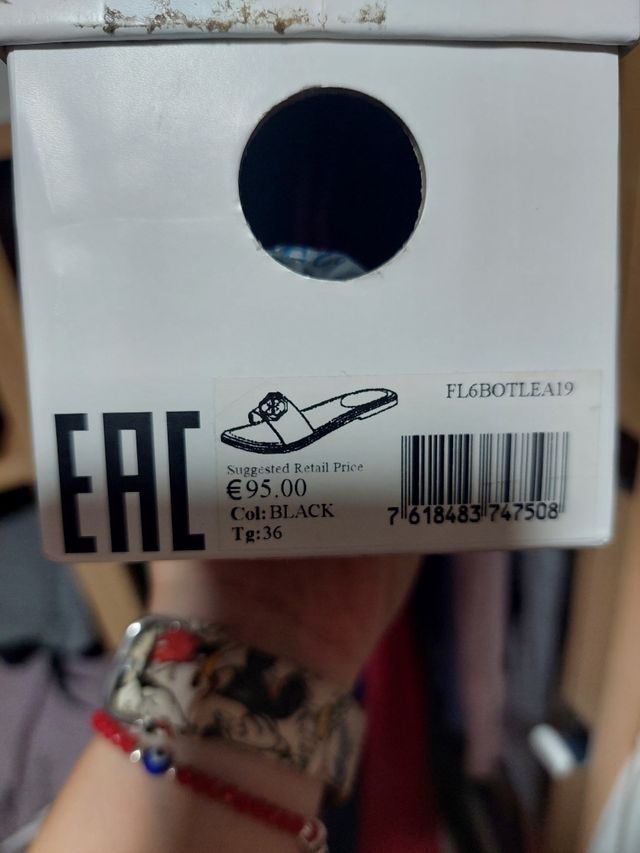 Sandalia guess negra