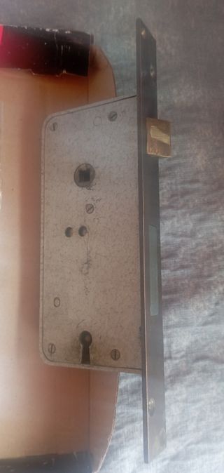 CERRADURA ANTIGUA