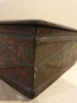 Antigua caja de hierro.