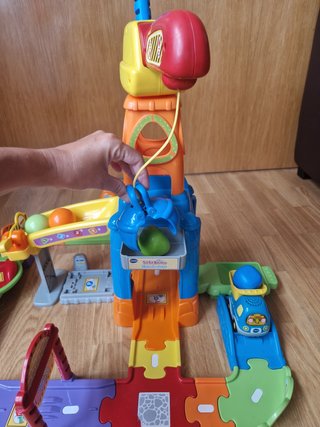 Circuito de coches - Grúa Vtech interactiva