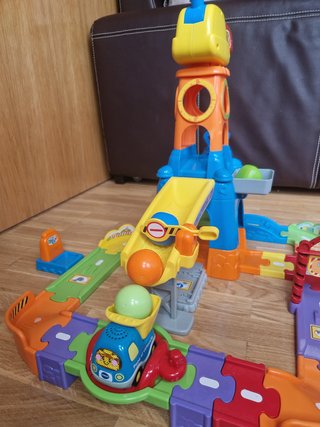 Circuito de coches - Grúa Vtech interactiva