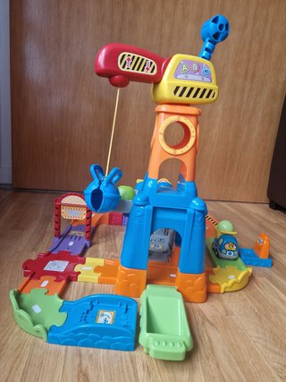 Circuito de coches - Grúa Vtech interactiva