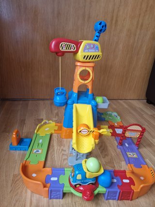 Circuito de coches - Grúa Vtech interactiva
