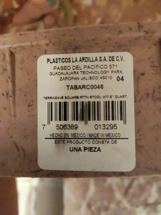 Taburete plástico diseño trenzado rosa