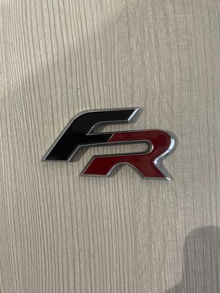 Emblema Seat “FR”