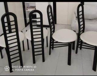 Sedie in legno e cuoio 40 €cadauno