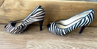 Peep toes Gloria Ortiz cebra talla 37