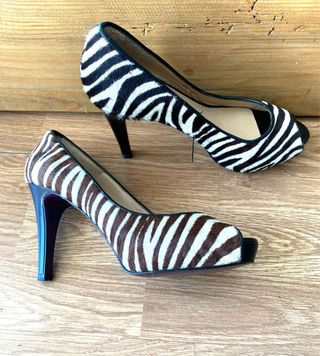 Peep toes Gloria Ortiz cebra talla 37