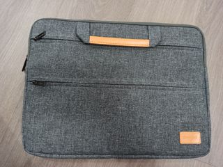 Maletin para portatil sin estrenar. Es acolchado