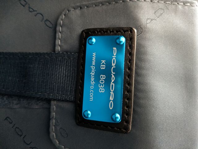 Maletín Piquadro bandolera