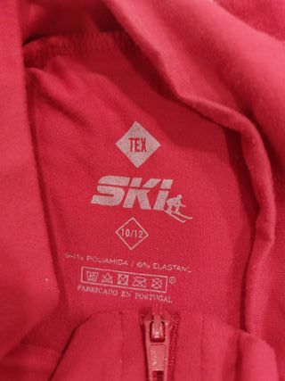 Ropa técnica esquí niño.