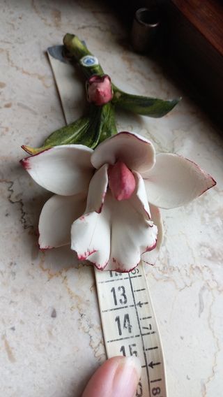 fiore in ceramica Capodimonte